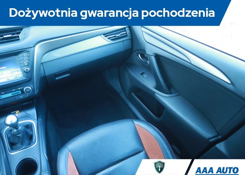 Toyota Avensis cena 53000 przebieg: 156404, rok produkcji 2015 z Staszów małe 191